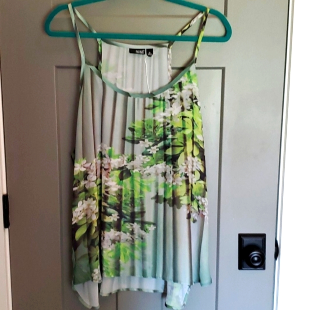 NEW Beautiful ladies blouse sz XL